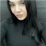 Insegnate di Italiano partisce lezioni a studenti di scuola elementare, media e liceo